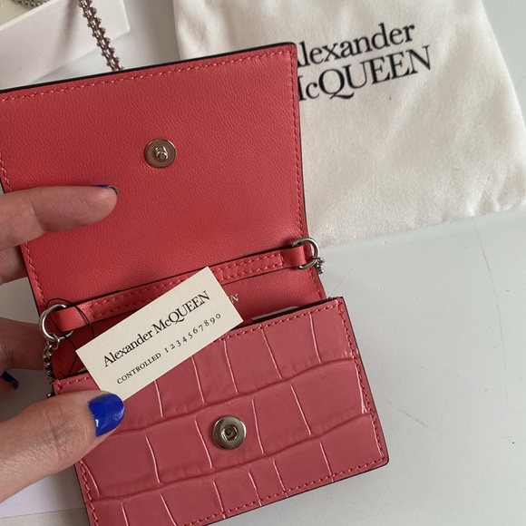 ๐ ALEXANDER MCQUEEN | Card Holder on Chain - Picture 8 of 14